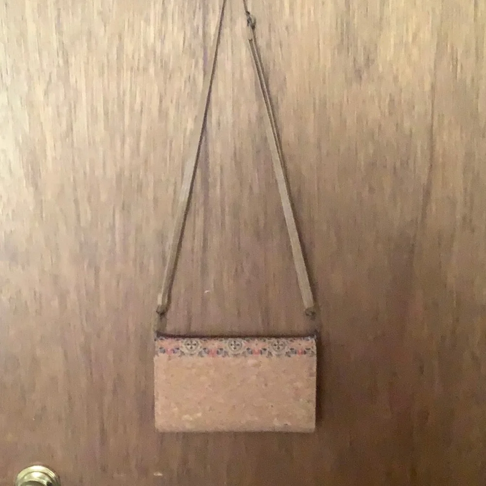 CORK ENVELOPE CROSSBODY BAG